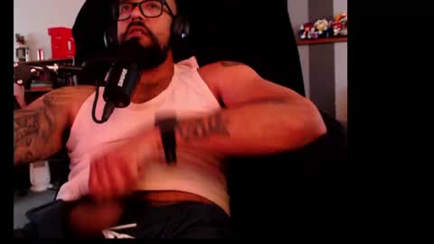 Smalltowndaddy online show from June 8, 11:05 pm