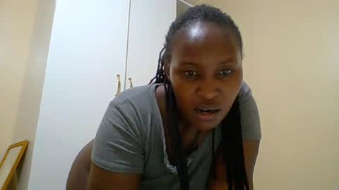 Snapshot of smartqueen1 chatting on May 14, 2:57 pm Katerina online show from May 14, 2:57 pm
