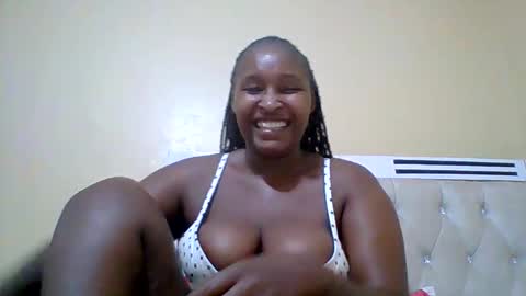 Snapshot of smartqueen1 chatting on May 28, 1:30 pm Katerina online show from May 28, 1:30 pm