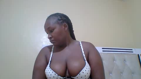 Snapshot of smartqueen1 chatting on May 31, 11:39 pm Katerina online show from May 31, 11:39 pm