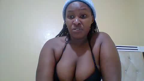 Snapshot of smartqueen1 chatting on June 2, 3:03 pm Katerina online show from June 2, 3:03 pm