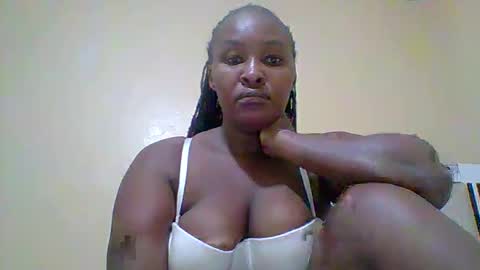 Snapshot of smartqueen1 chatting on June 4, 2:17 am Katerina online show from June 4, 2:17 am