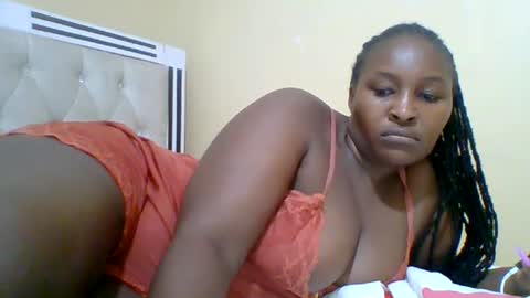 Snapshot of smartqueen1 chatting on June 13, 11:35 pm Katerina online show from June 13, 11:35 pm
