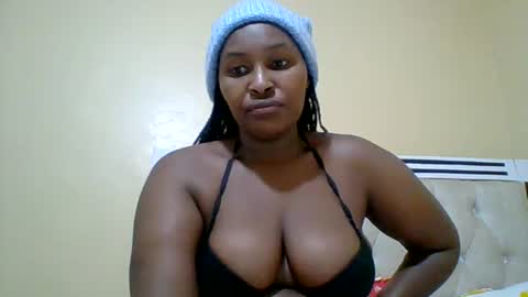 Snapshot of smartqueen1 chatting on July 1, 12:56 am Katerina online show from July 1, 12:56 am