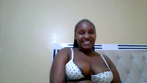 Snapshot of smartqueen1 chatting on July 12, 2:19 pm Katerina online show from July 12, 2:19 pm