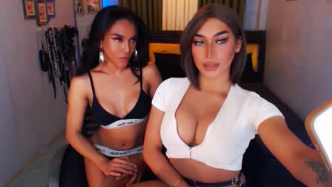 Snapshot of smasherqueen chatting on December 5, 9:51 am smasherqueen online show from December 5, 9:51 am