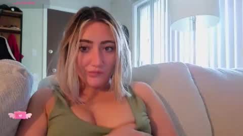 Snapshot of smexy_bun chatting on April 29, 10:16 pm Smexy online show from April 29, 10:16 pm