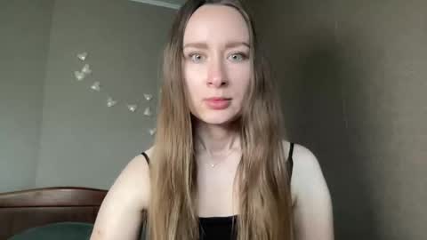 smilequeen_ online show from October 12, 10:58 am