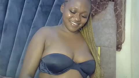 Snapshot of smiley_berry chatting on October 5, 6:50 pm smiley_berry online show from October 5, 6:50 pm