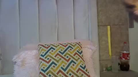 Snapshot of smiley_berry chatting on October 18, 4:41 pm smiley_berry online show from October 18, 4:41 pm