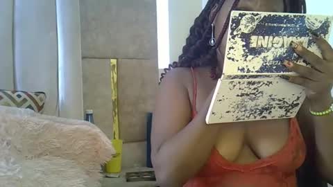 Snapshot of smiley_berry chatting on October 20, 1:00 pm smiley_berry online show from October 20, 1:00 pm