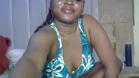 Snapshot of smiley_berry chatting on October 26, 3:12 am smiley_berry online show from October 26, 3:12 am