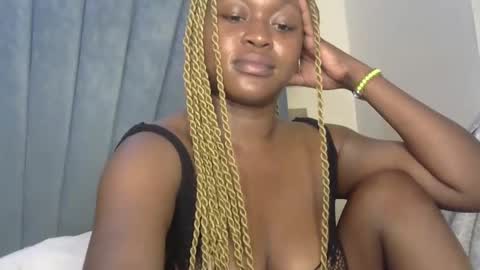 Snapshot of smiley_berry chatting on November 10, 9:03 pm smiley_berry online show from November 10, 9:03 pm