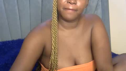 Snapshot of smiley_berry chatting on November 17, 8:58 pm smiley_berry online show from November 17, 8:58 pm