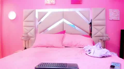 milk girl online show from November 20, 3:07 am