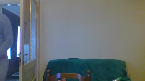 Snapshot of smokered100s chatting on October 5, 3:54 pm luca online show from October 5, 3:54 pm