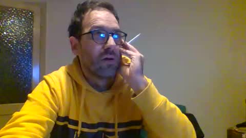 Snapshot of smokered100s chatting on October 25, 7:08 pm luca online show from October 25, 7:08 pm