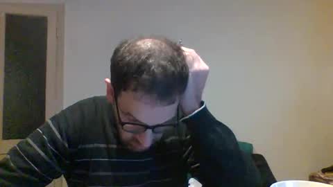 Snapshot of smokered100s chatting on October 26, 7:09 pm luca online show from October 26, 7:09 pm