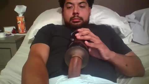 Snapshot of smokey573 chatting on November 25, 2:22 am memelucas online show from November 25, 2:22 am