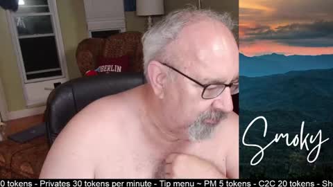 Snapshot of smokymountanman chatting on April 22, 1:19 am smokymountanman online show from April 22, 1:19 am