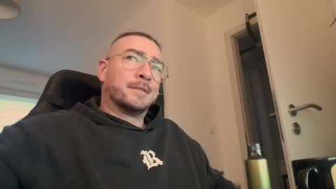 AllDayIDream online show from December 5, 7:16 am