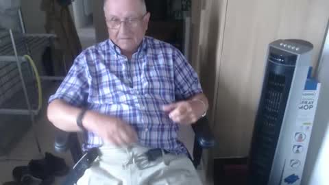 Snapshot of smoothmutton chatting on June 6, 3:39 pm smoothmutton online show from June 6, 3:39 pm