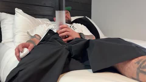 Snapshot of smoothtactix chatting on February 25, 12:31 am SmoothTactix online show from February 25, 12:31 am