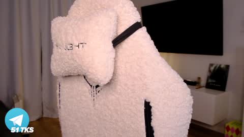 Snapshot of smthwrong chatting on January 9, 3:36 am smthwrong online show from January 9, 3:36 am