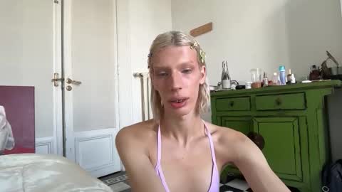   online show from March 17, 2:20 pm