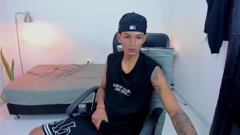 Snapshot of snak_master1 chatting on October 7, 2:14 pm snak_master1 online show from October 7, 2:14 pm