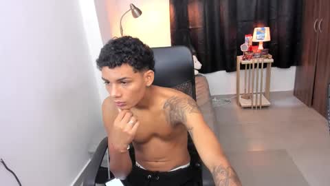 Snapshot of snak_master1 chatting on November 3, 4:41 pm snak_master1 online show from November 3, 4:41 pm