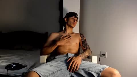 Snapshot of snakebutterfly chatting on January 9, 6:59 am snakebutterfly online show from January 9, 6:59 am