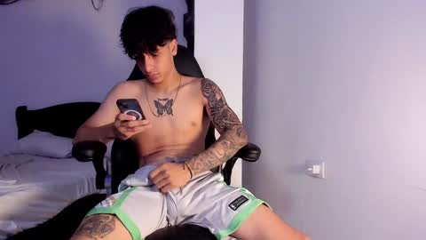 Snapshot of snakebutterfly chatting on January 15, 5:26 pm snakebutterfly online show from January 15, 5:26 pm