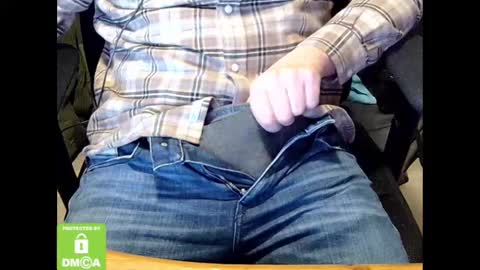 Sneakybill online show from February 17, 9:52 pm