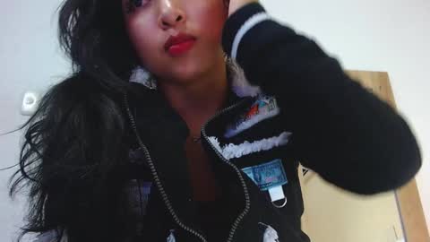 Snapshot of sneakyy_fantasy chatting on December 20, 8:49 am Hellen  online show from December 20, 8:49 am