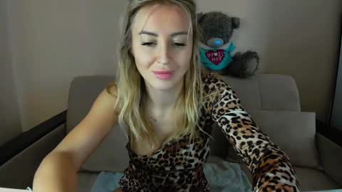 Snapshot of snezanablond chatting on January 31, 10:10 am Sneja online show from January 31, 10:10 am