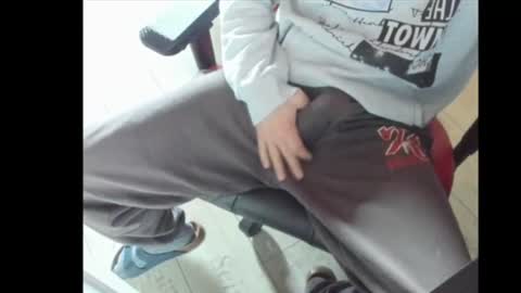 Snapshot of snip1977 chatting on March 7, 8:23 am snip1977 online show from March 7, 8:23 am