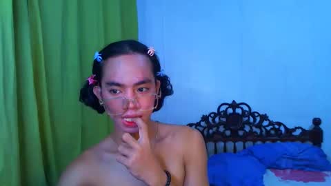 snoky_serna online show from June 3, 6:35 pm