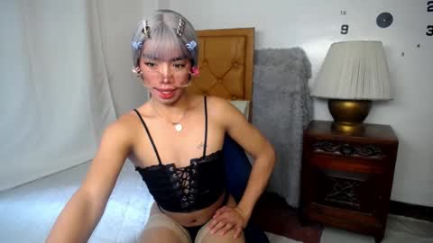 snoky_serna online show from June 22, 3:36 am