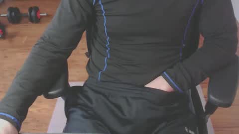 Snapshot of snooze85 chatting on January 5, 9:05 am Cbt-Slave online show from January 5, 9:05 am