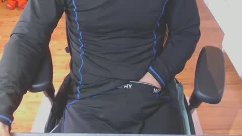 Snapshot of snooze85 chatting on October 3, 6:32 am Cbt-Slave online show from October 3, 6:32 am