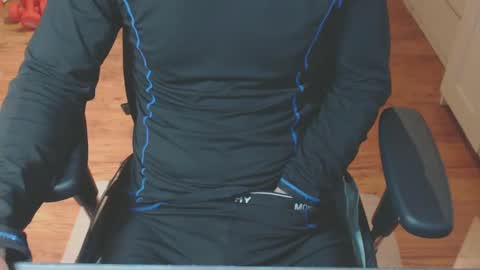 Snapshot of snooze85 chatting on October 6, 4:21 am Cbt-Slave online show from October 6, 4:21 am