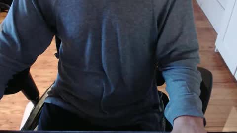 Snapshot of snooze85 chatting on November 29, 8:39 am Cbt-Slave online show from November 29, 8:39 am