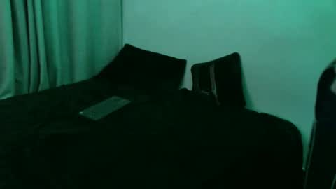 Snapshot of snow92jake chatting on December 2, 9:03 am snow92jake online show from December 2, 9:03 am