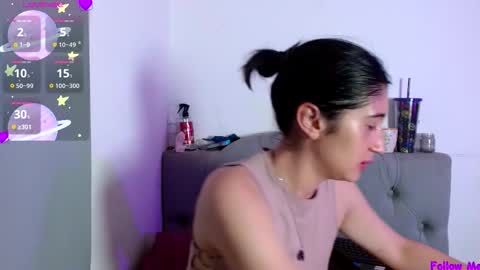 IG     OF red moonn online show from November 22, 4:22 am