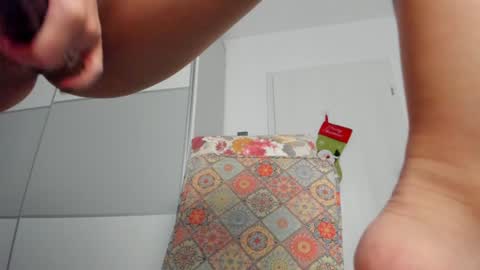 Snapshot of snow_flakee chatting on December 20, 11:00 am Maria online show from December 20, 11:00 am