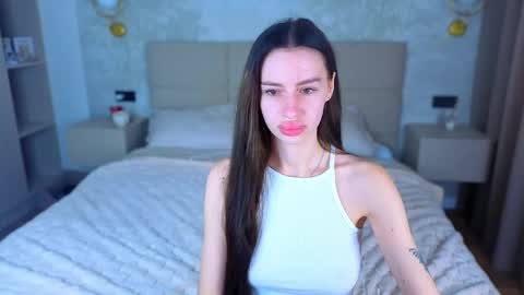 Snapshot of snow_whiteeex chatting on June 7, 4:16 am snow_whiteeex online show from June 7, 4:16 am