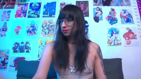 Snapshot of snowblack_ chatting on December 17, 1:49 pm Snow and Bubble online show from December 17, 1:49 pm