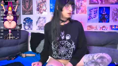 Snapshot of snowblack_ chatting on September 11, 3:01 pm Snow and Bubble online show from September 11, 3:01 pm