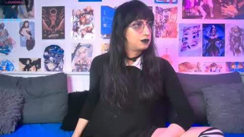 Snow and Bubble online show from November 1, 4:53 pm